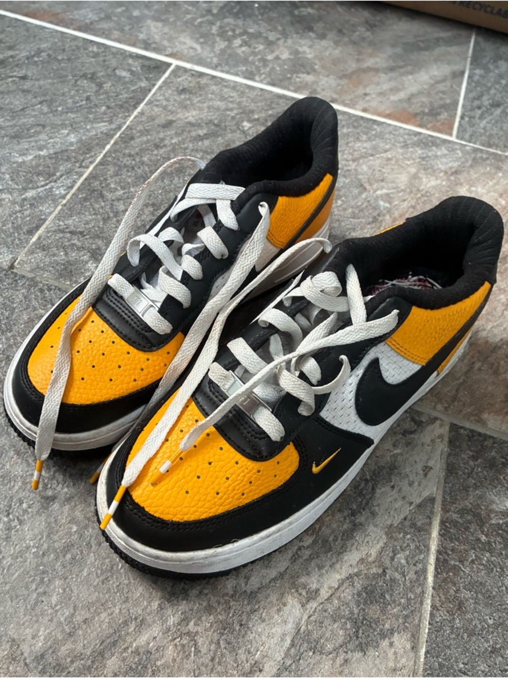 Black/Yellow AF1 Nike Shoes, Boys 6Y Women’s 7.5